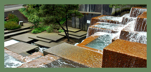 Возведение фонтана Айры было частью планов по усовершенствованию городской территории Портленда в 1960-х годах и подытожило создание трех связанных между собой парков. Фонтан Айры производит на посетителей исключительное впечатление.